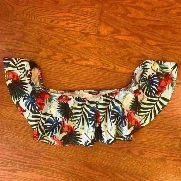 Fashion Nova Jammin' Dusty Blue Tropical Floral  cropped top Size Large L - Picture 6 of 9